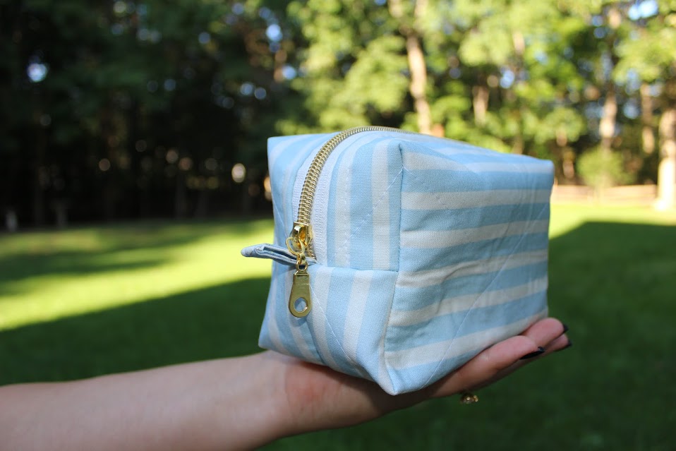 The Eve Handmade Makeup Bag – Quilted/Sewn Fabric Cosmetic Pouch, Travel Zipper Bag